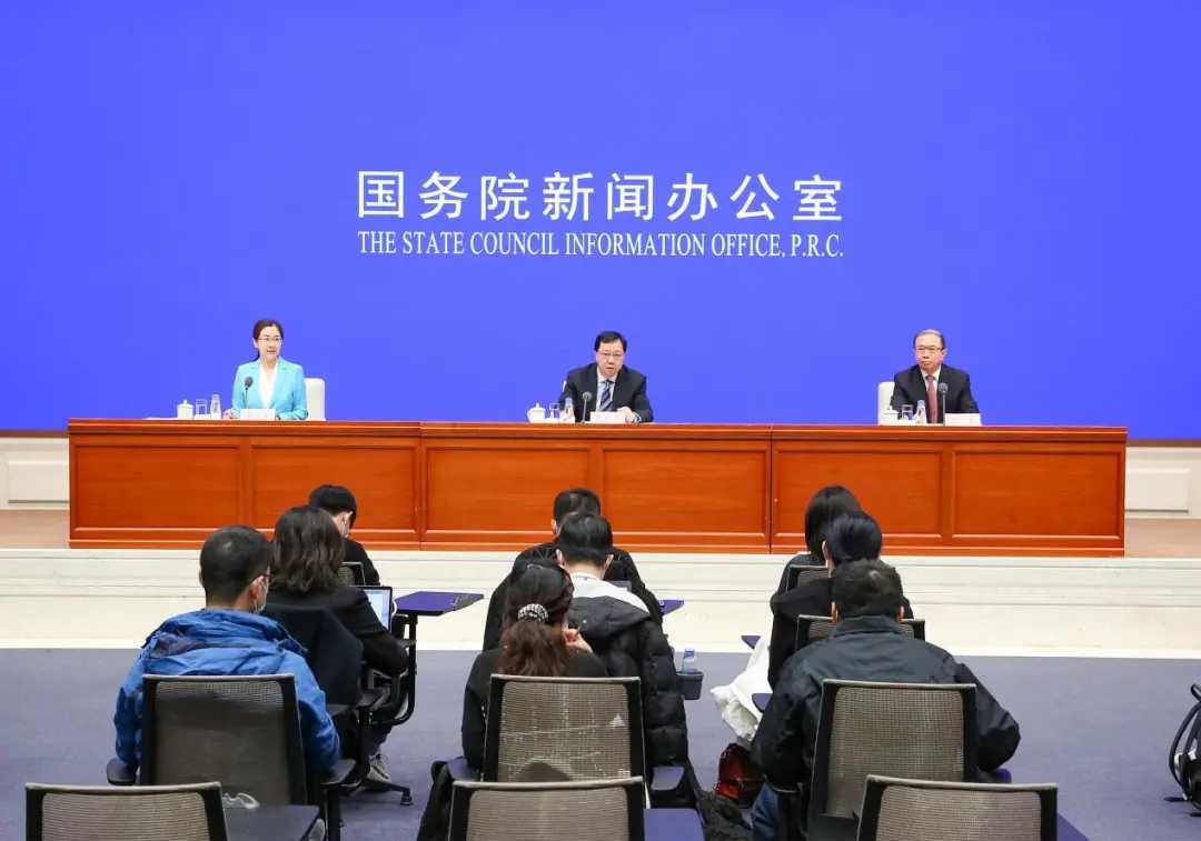 住房城鄉(xiāng)建設(shè)部:建設(shè)工程企業(yè)資質(zhì)審批條件進(jìn)一步大幅精簡(jiǎn)