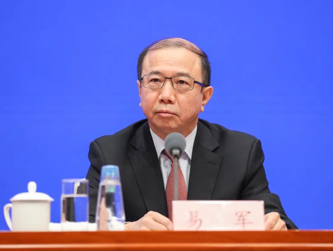 住房城鄉(xiāng)建設(shè)部:建設(shè)工程企業(yè)資質(zhì)審批條件進(jìn)一步大幅精簡(jiǎn)